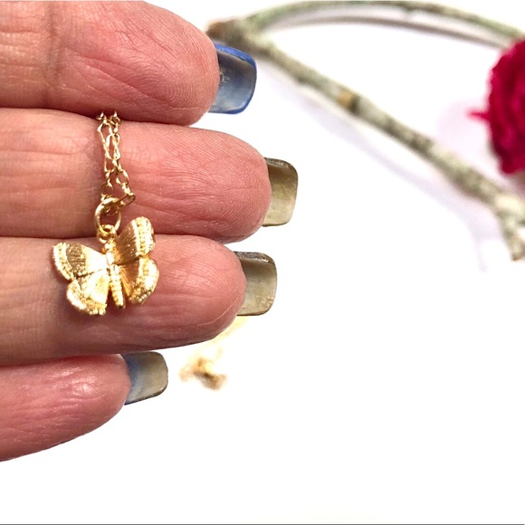 Butterfly Necklace, Dragonfly, Insect, Bee, Flower - Picture 2 of 9